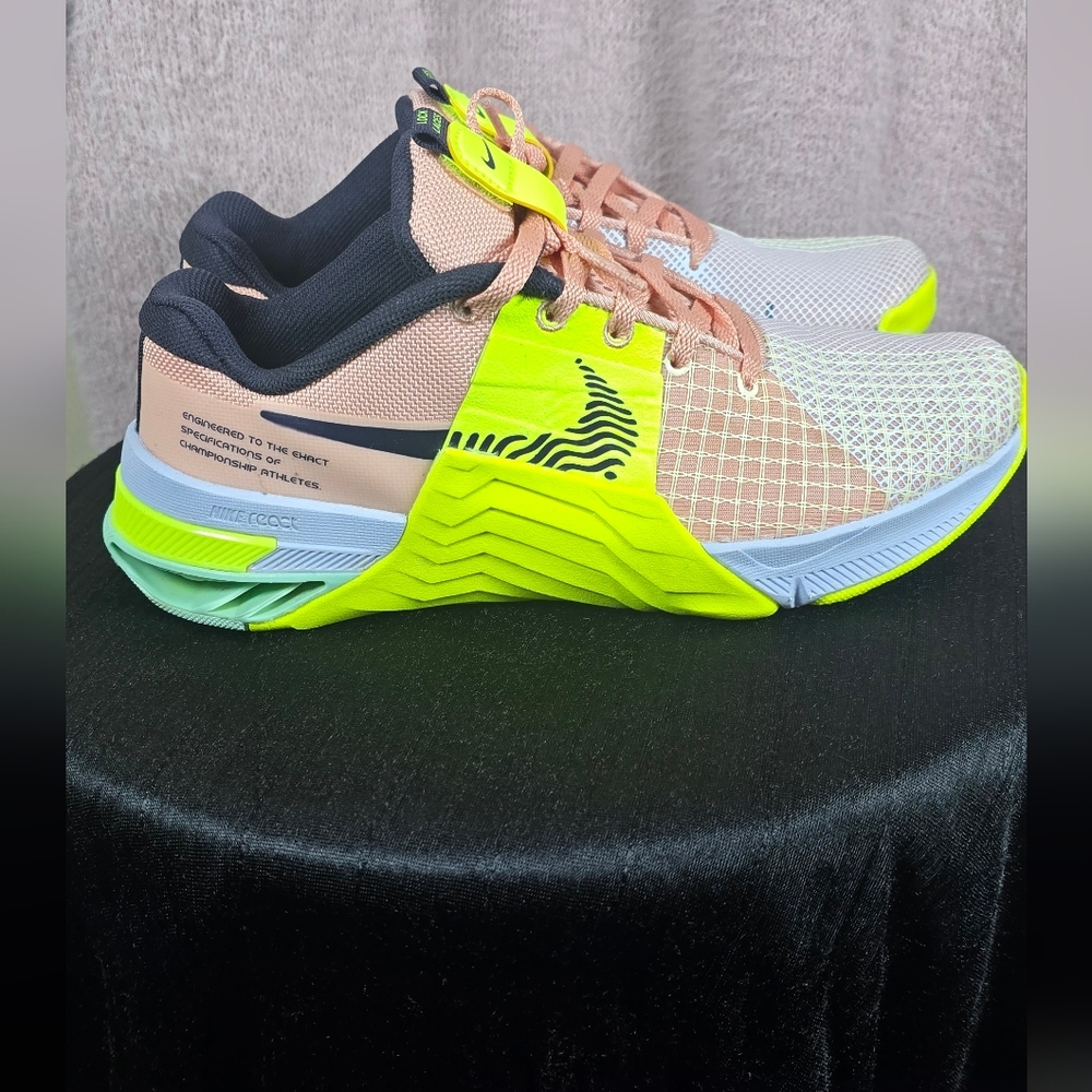 Nike Women's Peach and Neon Yellow Athletic Shoes - Picture 8 of 10